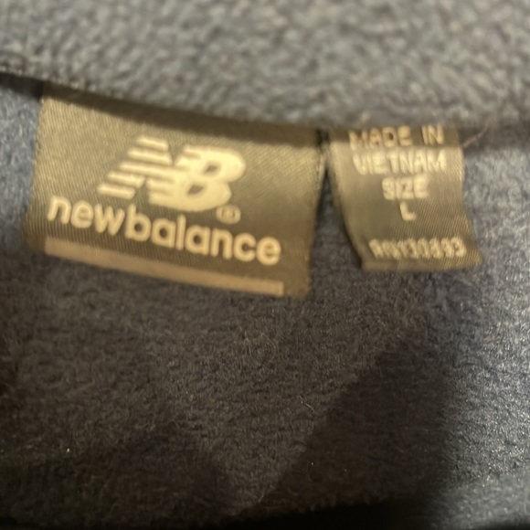Men’s new balance jacket - Picture 2 of 4